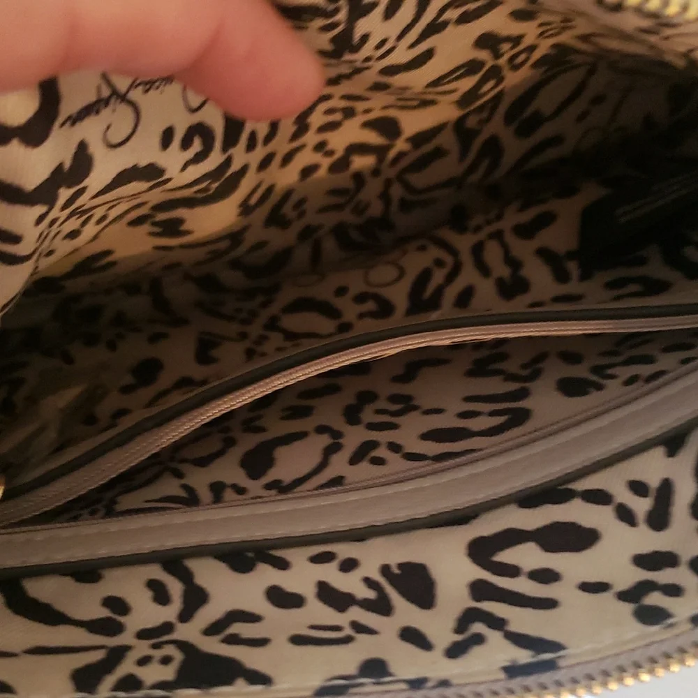 Jessica Simpson Grey/Gold Accent  Bag - Picture 6 of 10